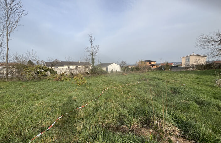 Terrain constructible de 500 m2   Assieu — photo 3