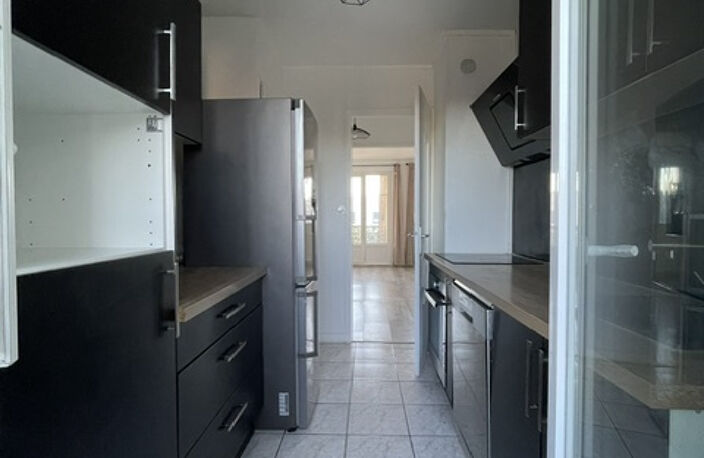 T3 EN DERNIER ETAGE — photo 3