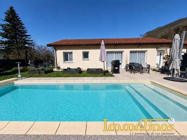 Villa plain pied T5 de 2021 avec piscine — photo du bien