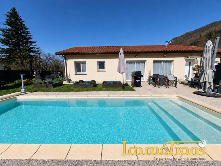 Villa plain pied T5 de 2021 avec piscine — photo 1