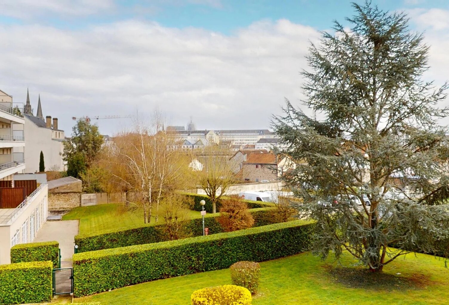 VENTE - APPARTEMENT T3 - BOX DOUBLE - GARE DE CHARTRES — photo 1