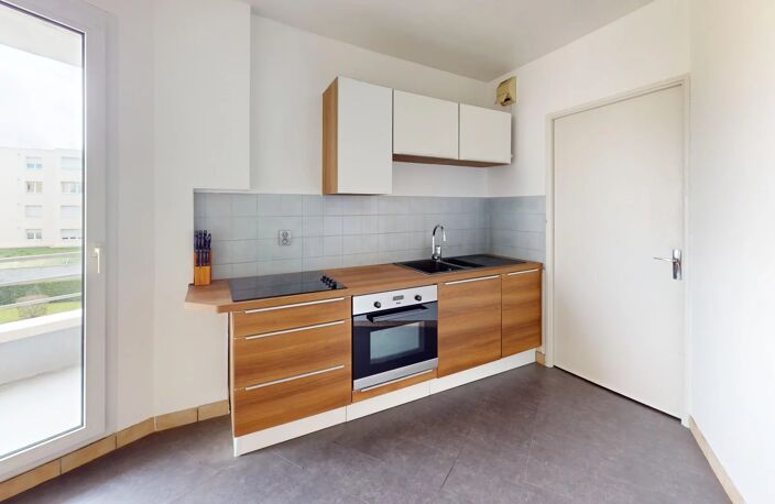 VENTE - APPARTEMENT T3 - BOX DOUBLE - GARE DE CHARTRES — photo 3