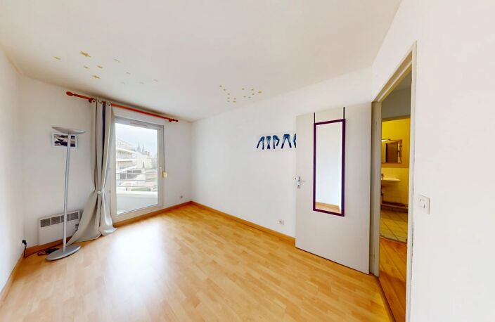 VENTE - APPARTEMENT T3 - BOX DOUBLE - GARE DE CHARTRES — photo 4