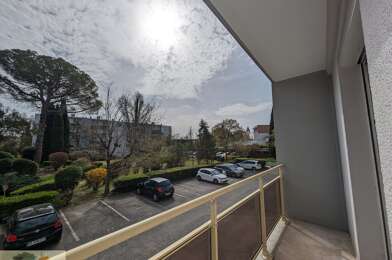 Appartement 3 pièces 930 €