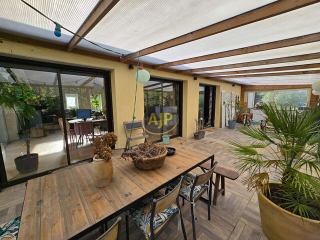 MOUAIS 44590  Maison en pierre 135 m² - 4 chs - piscine - terrain constructible — photo du bien