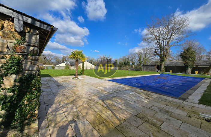 MOUAIS 44590  Maison en pierre 135 m² - 4 chs - piscine - terrain constructible — photo 4