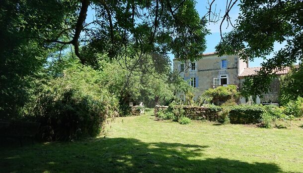 Villa / Maison 5 pièces  à vendre Taillebourg 17350