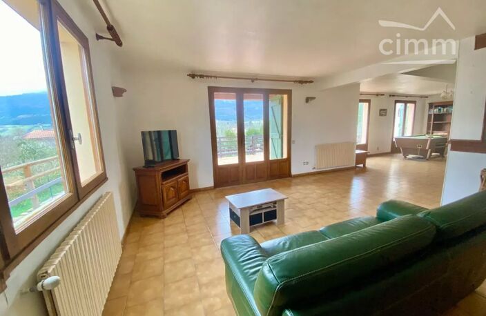 Maison familiale avec terrasse et vue sur les montagnes — photo 3