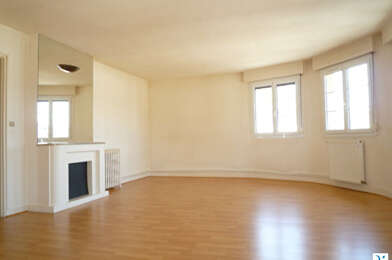 Appartement 3 pièces 637 €