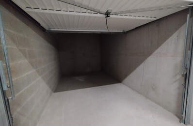 Grand Garage fermé et sécurisé 13.50m2 — photo du bien