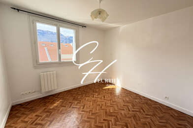 Appartement 3 pièces 650 €