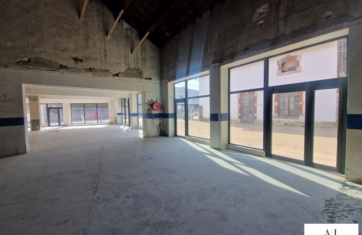 Local commercial d'environ 135 m² — photo 3