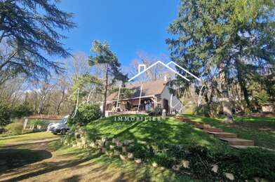 Maison 8 pièces 2600 €