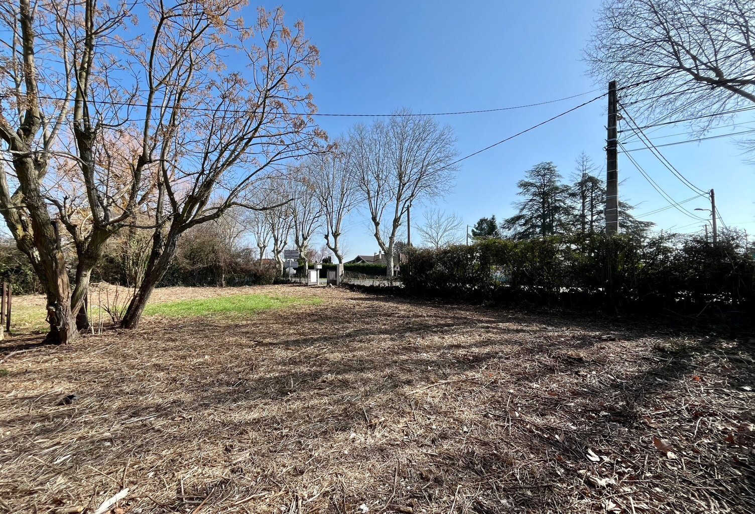 Vaugneray limite Grézieu-La-Varenne, Route de Bordeaux - Ter — photo 1