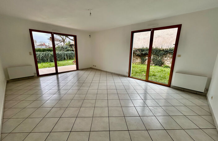 RARE ! Appartement 2 chambres en rez de jardin centre Limas, — photo 3