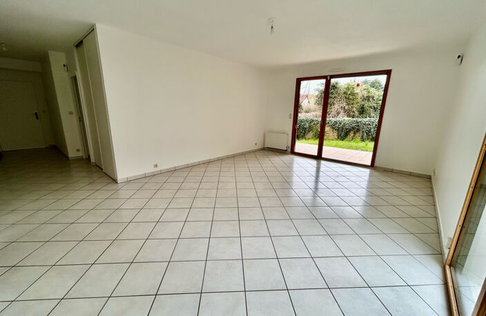 RARE ! Appartement 2 chambres en rez de jardin centre Limas, — photo 4