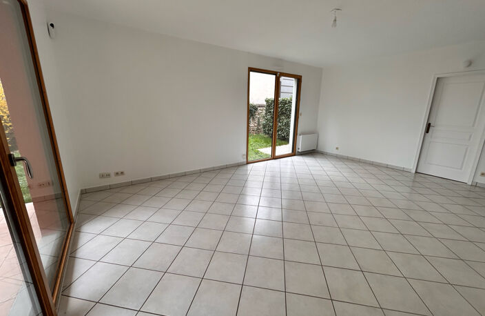 RARE ! Appartement 2 chambres en rez de jardin centre Limas, — photo 5