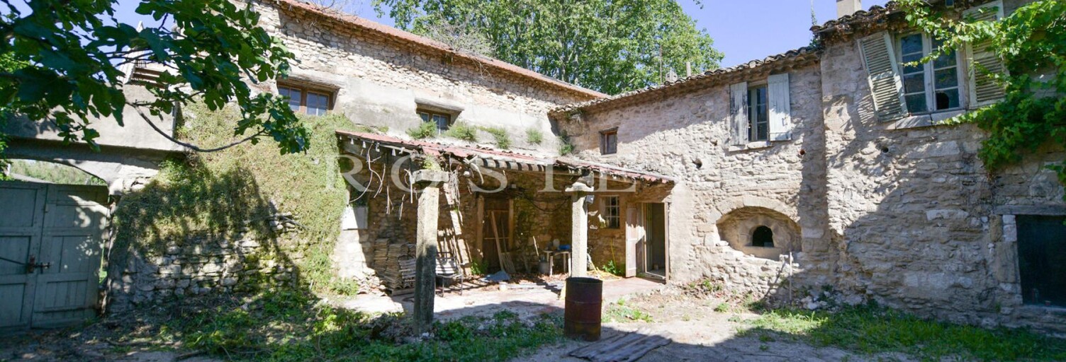 Maison 30 Pièces 900 m² à vendre à Robion (84440)