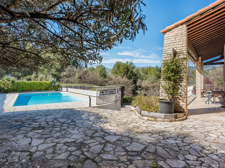 13400 AUBAGNE - Villa type 6 avec vue piscine cadre campagne — photo 1