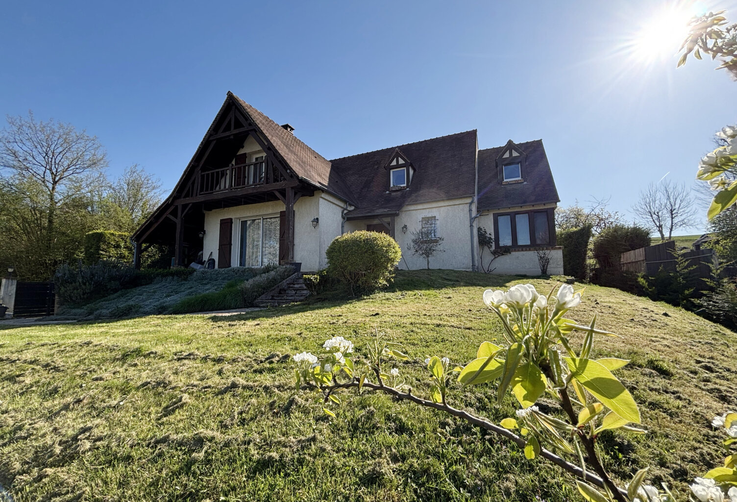 MASION DE CARACTERE 180m2- MORTEFONTAINE-EN-THELLE — photo 1