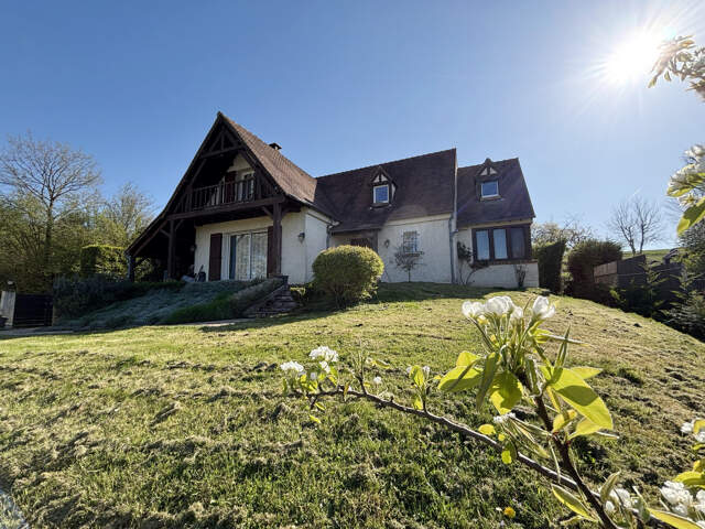 MASION DE CARACTERE 180m2- MORTEFONTAINE-EN-THELLE — photo du bien