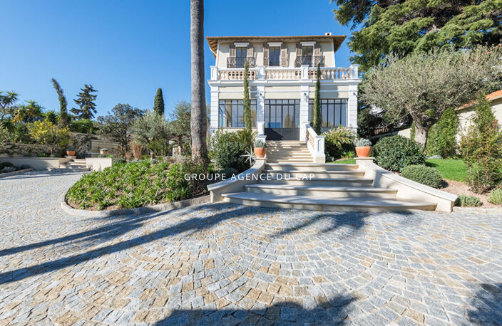 VILLA DE PRESTIGE 400M2 VUE MER ESPACE SPA CAVE A VIN PISCINE GARAGE, A SAINT RAPHAEL — photo 2