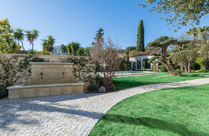 VILLA DE PRESTIGE 400M2 VUE MER ESPACE SPA CAVE A VIN PISCINE GARAGE, A SAINT RAPHAEL — photo 3