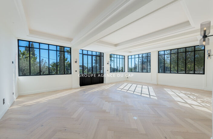 VILLA DE PRESTIGE 400M2 VUE MER ESPACE SPA CAVE A VIN PISCINE GARAGE, A SAINT RAPHAEL — photo 5