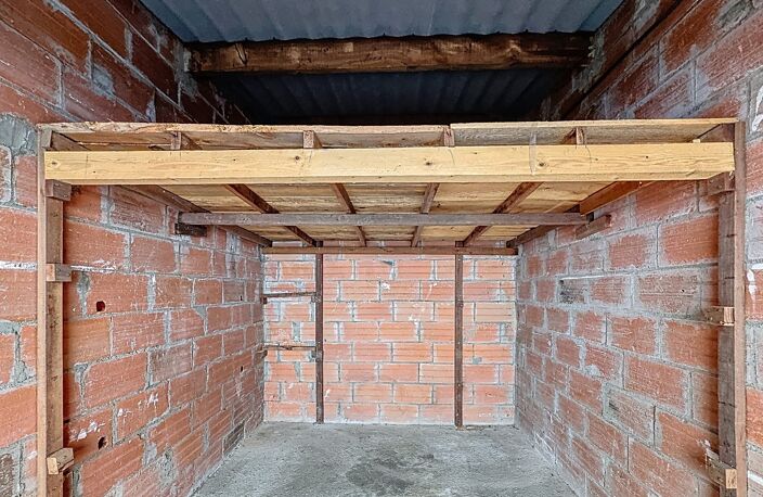 Garage — photo 2