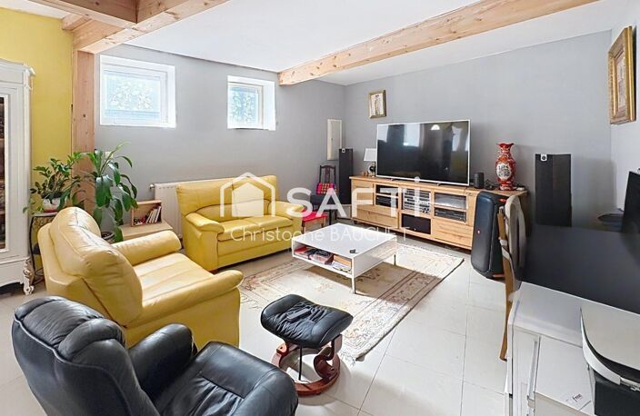 Immeuble d'habitation avec un commerce à Bourg centre — photo 2