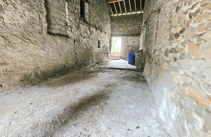 GRANGE EN PIERRE --TOITURE NEUVE --FORT POTENTIEL — photo 3