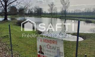 Terrain  36771 m² à vendre à Saint-Médard-de-Guizières (33230)