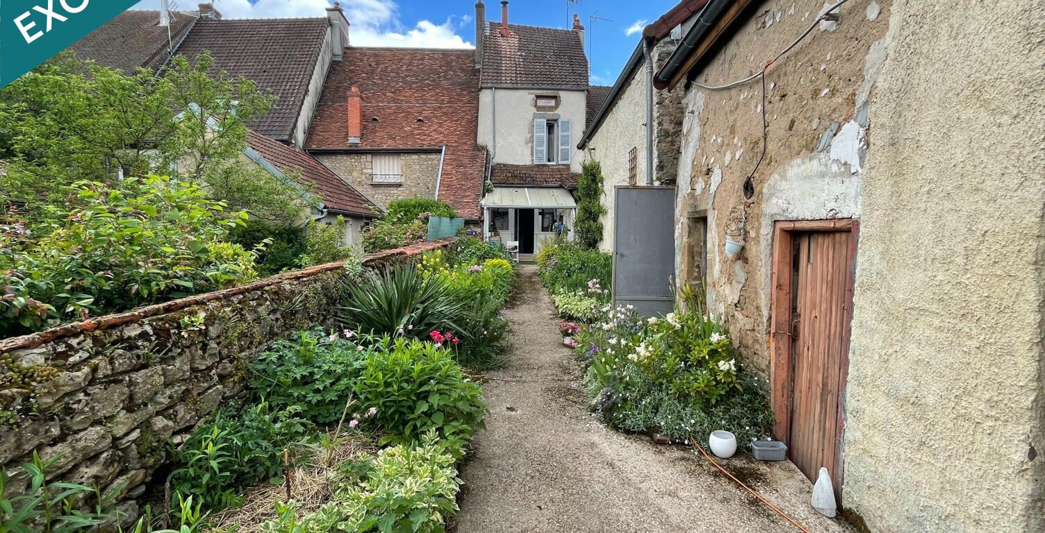 Maison de ville avec jardin et dépendance — photo 1