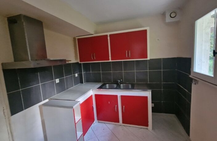 Vente maison 4 pièces 76 m² Saint-Pardoux-Isaac (47800) — photo 2