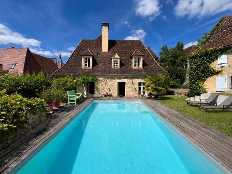 Maison en pierre de 9 pièces principales — photo 1