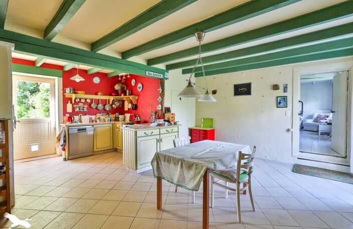 Maison en pierre de 5 pièces principales — photo 2