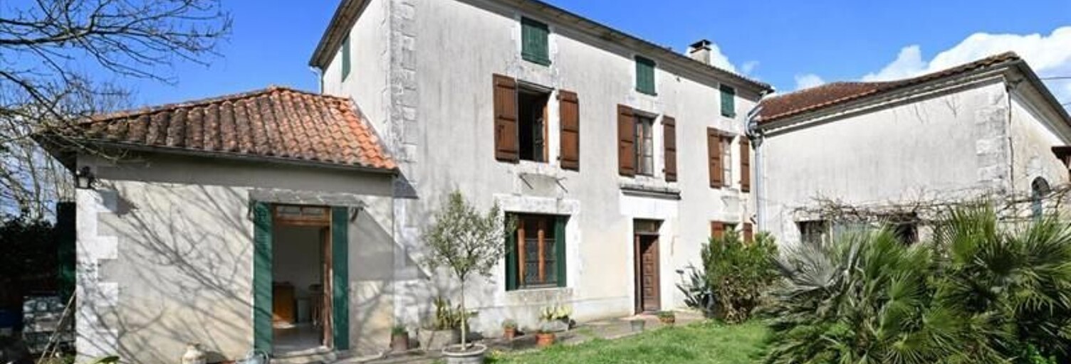 Maison 5 Pièces 115 m² à vendre à La Rochefoucauld-en-Angoumois (16110)