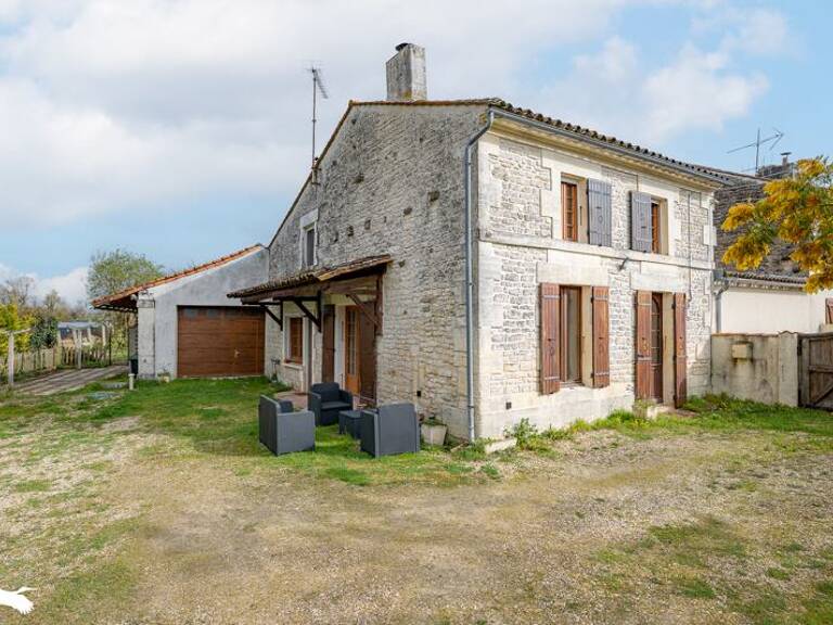 Charentaise de 4 pièces principales — photo 1