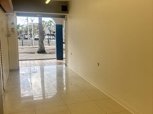 LOCAL COMMERCIAL POINTE-A-PITRE — photo du bien