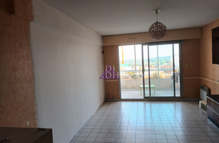 T3 à fort potentiel   Bormes-les-Mimosas, coeur du quartier c — photo 5
