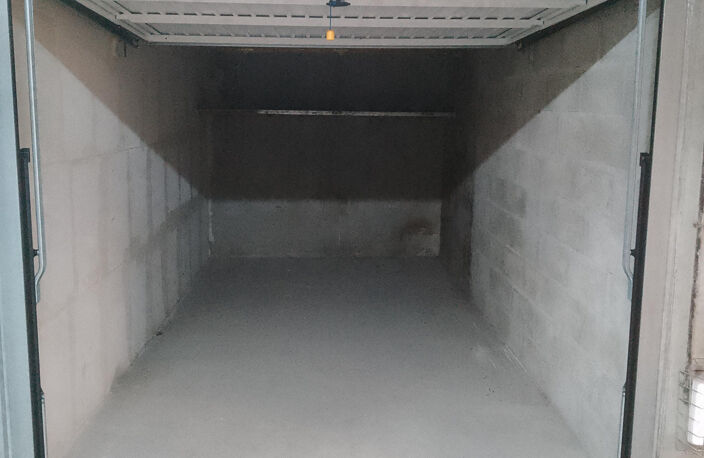 Nice-Grosso: A vendre garage au 1 er sous/sol avec monte-charge dans résidence sécurisée — photo 2