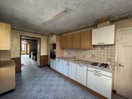 Ensemble immobilier élevé sur 2 niveaux avec terrain attenan — photo 4