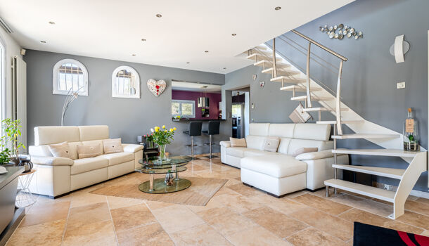 Villa / Maison 6 pièces  à vendre Aubagne 13400