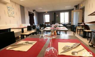 Commerce  142 m² à vendre à Le Pin (03130)