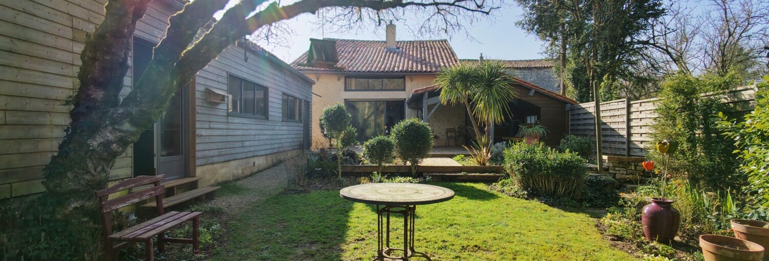 Maison 8 Pièces 212 m² à vendre à Saint-Fraigne (16140)