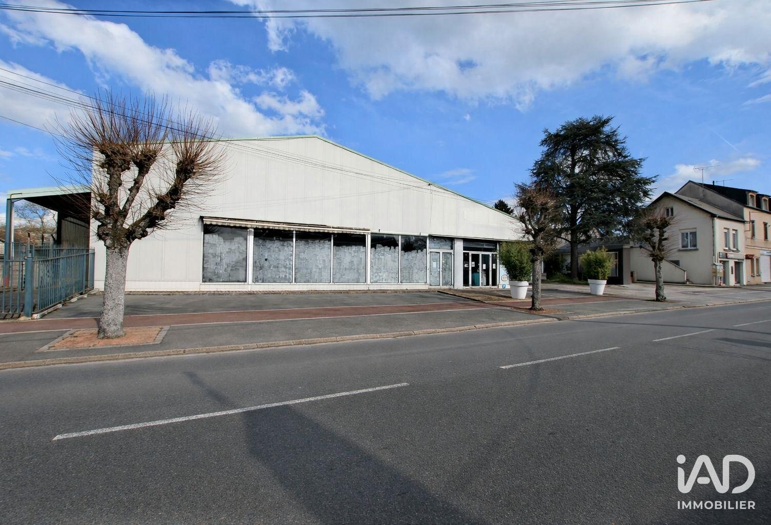 Vente Boutique/Local commercial 1 000 m&sup2; — photo 1