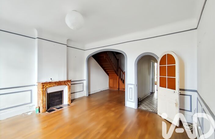 Vente Maison/villa 9 pièces — photo 2