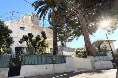 Bureau 6 pièces 1950000 €