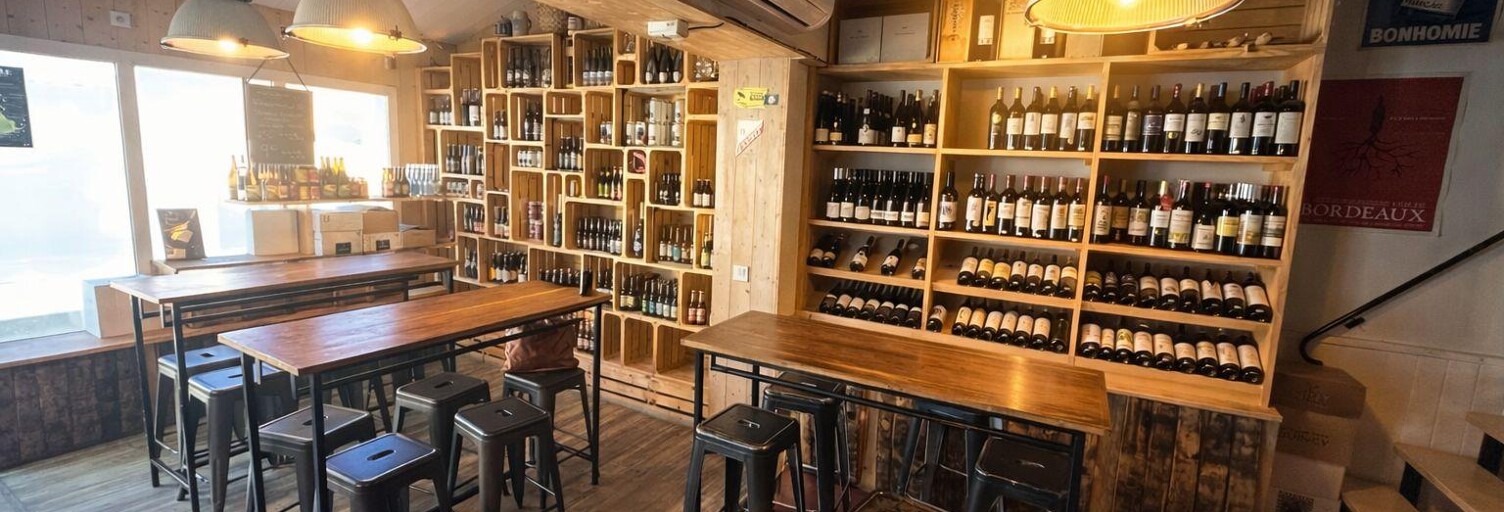 Commerce  100 m² à vendre à Velzic (15590)