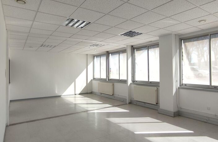 Location Bureaux 300 m&sup2; — photo 3